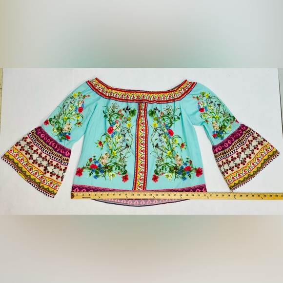 Women’s size small. Umgee brand boho off the shoulder top with bell sleeves! NWT - Picture 4 of 6